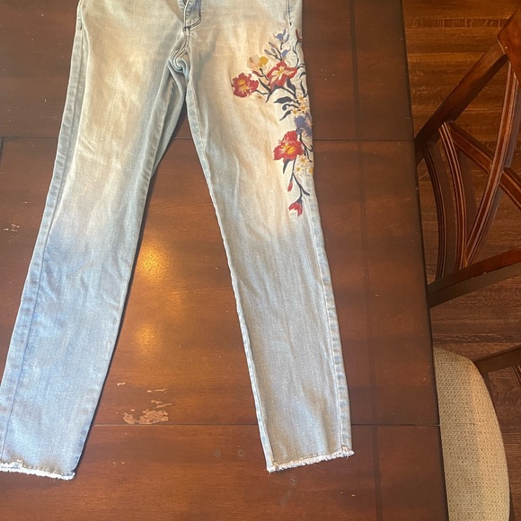 Embroidered jeans - Picture 4 of 7